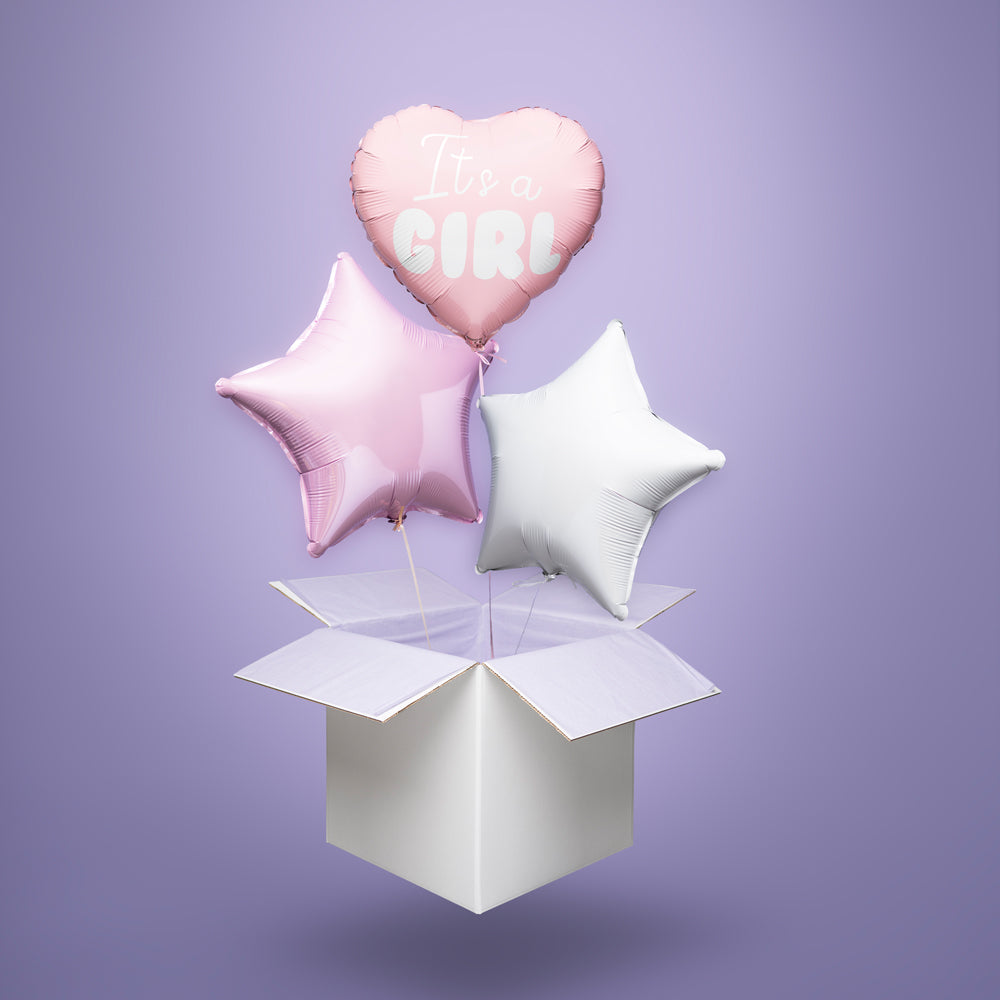 Różowe balony foliowe z helem na baby shower – serce z napisem It's a Girl i dwie gwiazdki w kartonie
